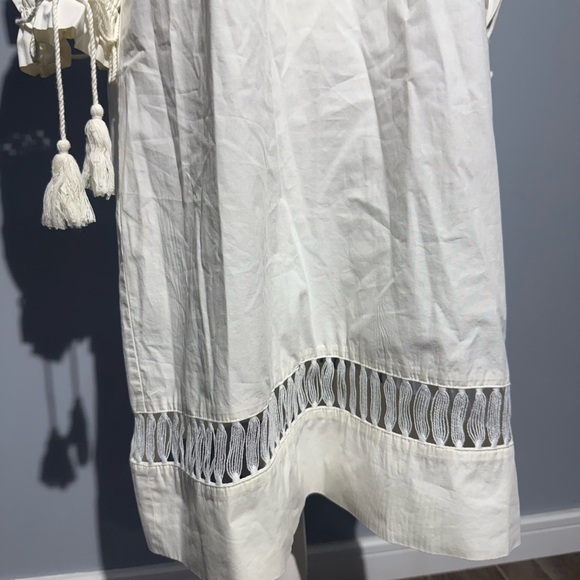 Elegant White Lace Dress - Picture 9 of 13